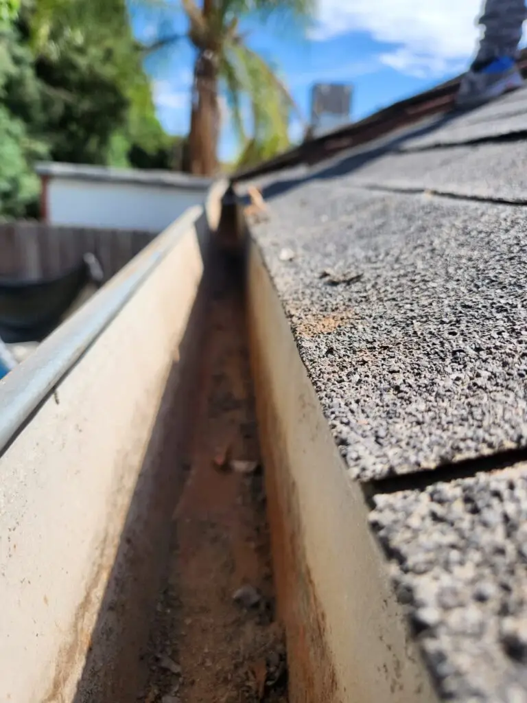 Gutter Cleaning Service in Tracy